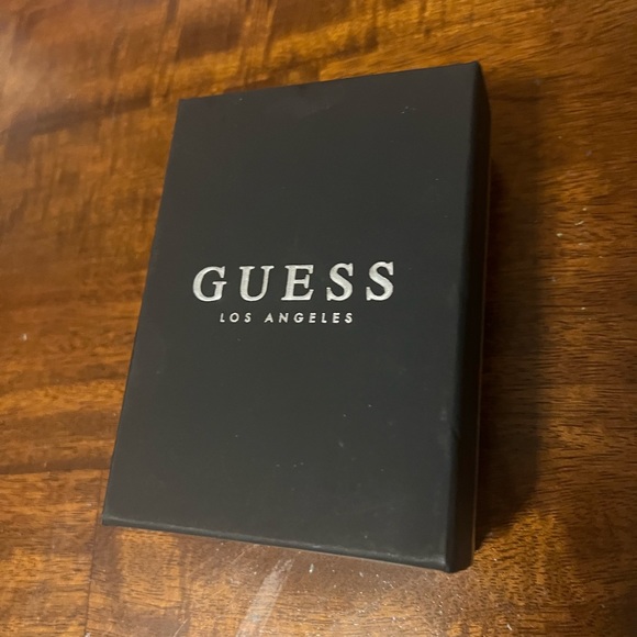 Guess men’s Necklace and Earrings set - Picture 4 of 4